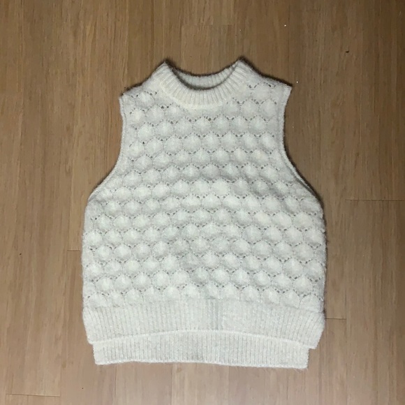 white sweater vest - Picture 1 of 1